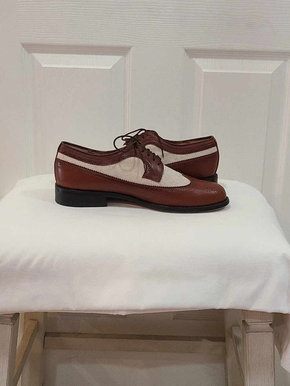 Leather Classics Men's Two-Tone Brown and Cream Wingtip Oxfords Vintage - Picture 10 of 16